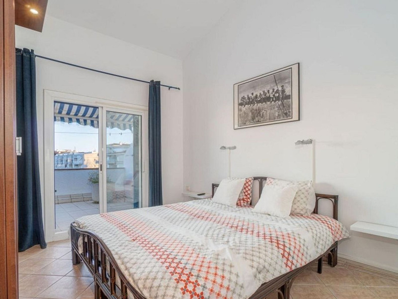 Exclusive Fisherman’s House with Private Mooring and 4 Bedrooms in Empuriabrava. Photo:  31