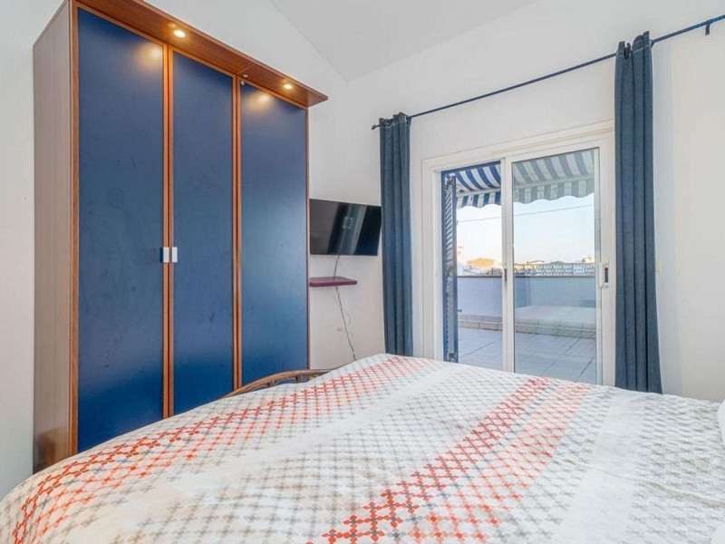 Exclusive Fisherman’s House with Private Mooring and 4 Bedrooms in Empuriabrava. Photo:  32