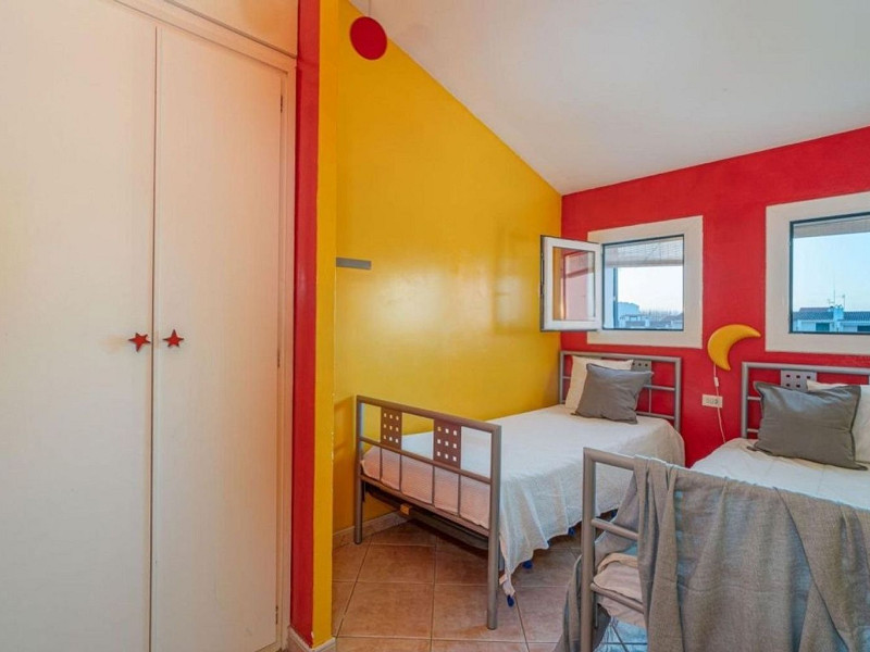 Exclusive Fisherman’s House with Private Mooring and 4 Bedrooms in Empuriabrava. Photo:  34