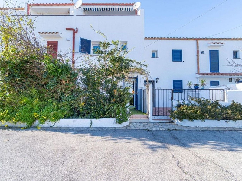 Exclusive Fisherman’s House with Private Mooring and 4 Bedrooms in Empuriabrava. Photo:  38
