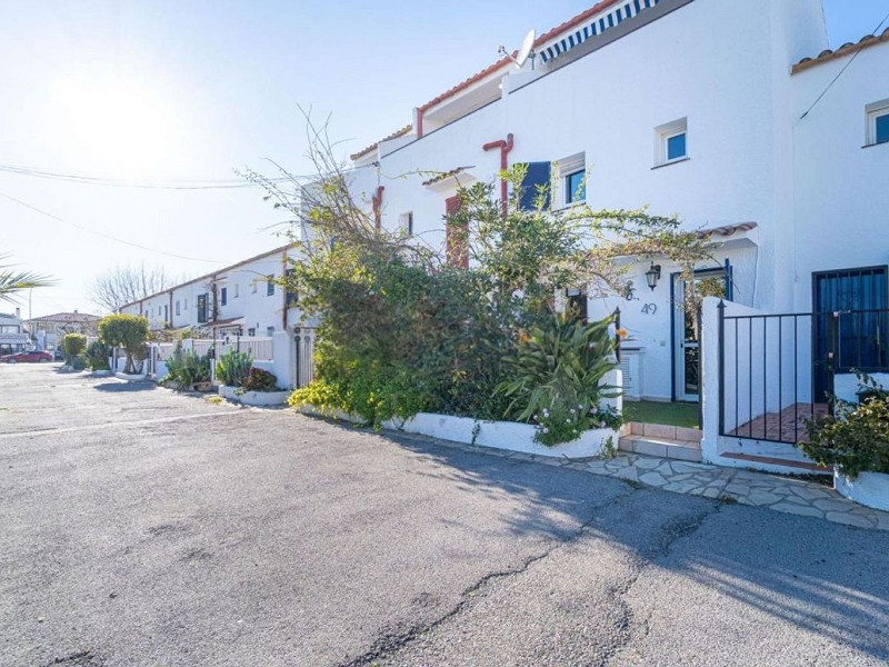 Exclusive Fisherman’s House with Private Mooring and 4 Bedrooms in Empuriabrava. Photo:  39