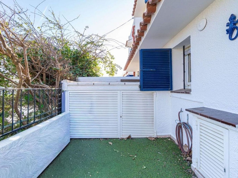 Exclusive Fisherman’s House with Private Mooring and 4 Bedrooms in Empuriabrava. Photo:  41