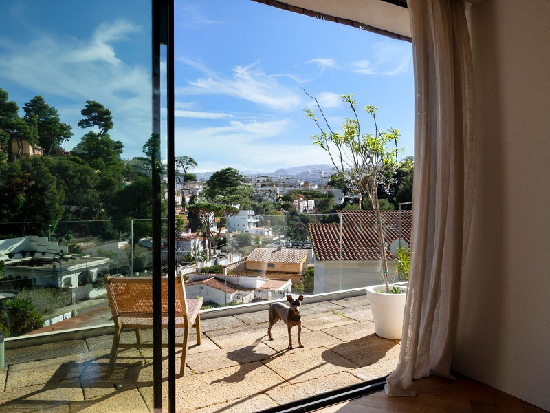 Современный и светлый дом в Bellamar, Кастельдефельс. Фото:  5