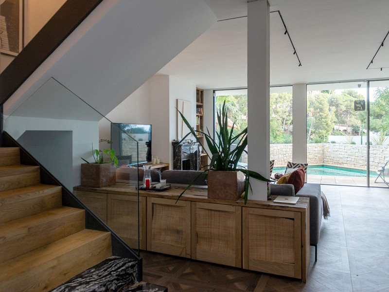 Современный и светлый дом в Bellamar, Кастельдефельс. Фото:  16