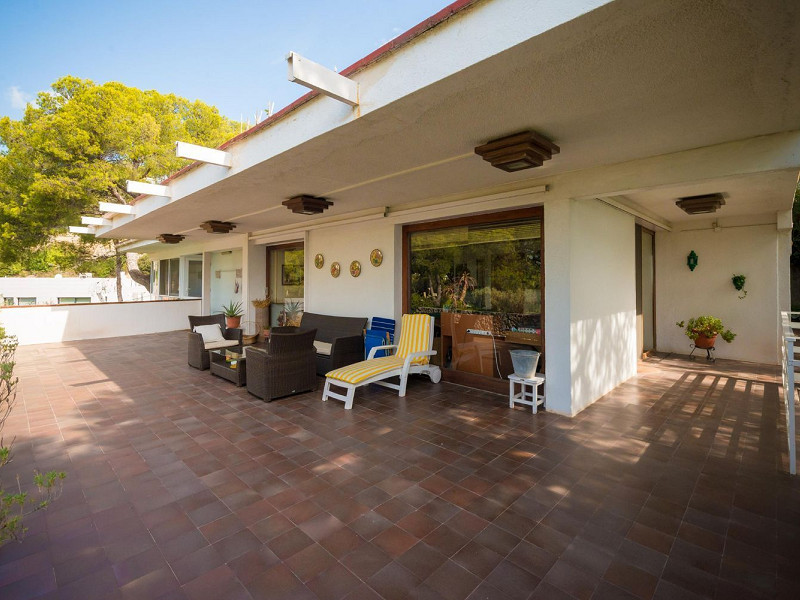 Exclusive sea-view villa in Bellamar, Castelldefels. Photo:  11