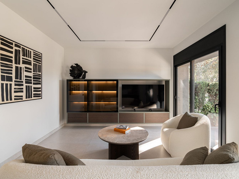 Modern new-build villa with sea views in Bellamar, Castelldefels. Photo:  5