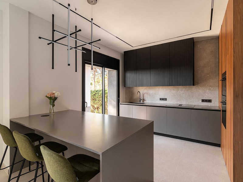 Modern new-build villa with sea views in Bellamar, Castelldefels. Photo:  6