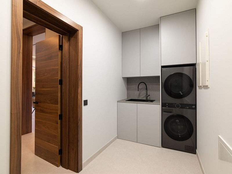 Modern new-build villa with sea views in Bellamar, Castelldefels. Photo:  17