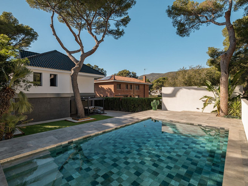 Modern new-build villa with sea views in Bellamar, Castelldefels. Photo:  18