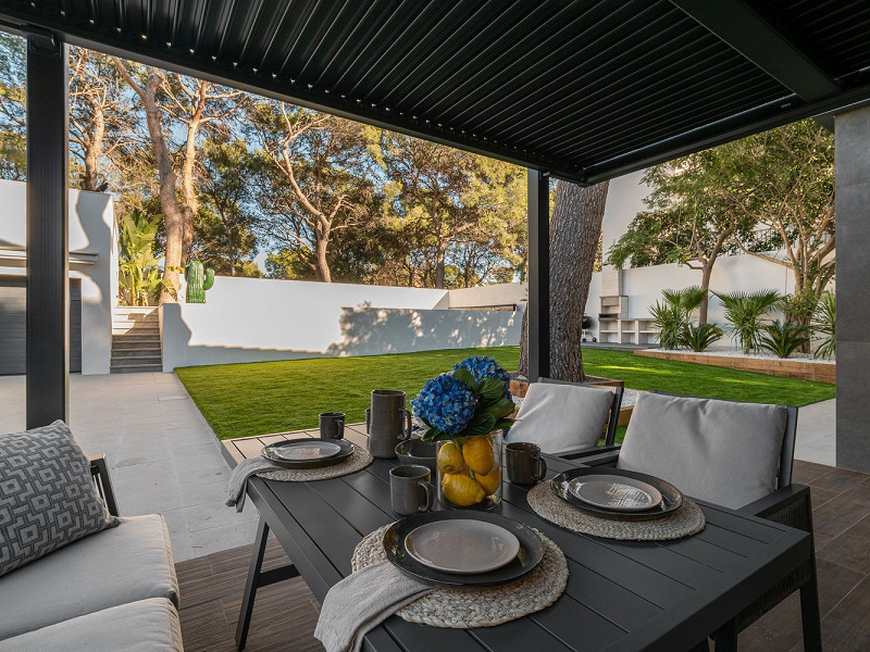 Modern new-build villa with sea views in Bellamar, Castelldefels. Photo:  20