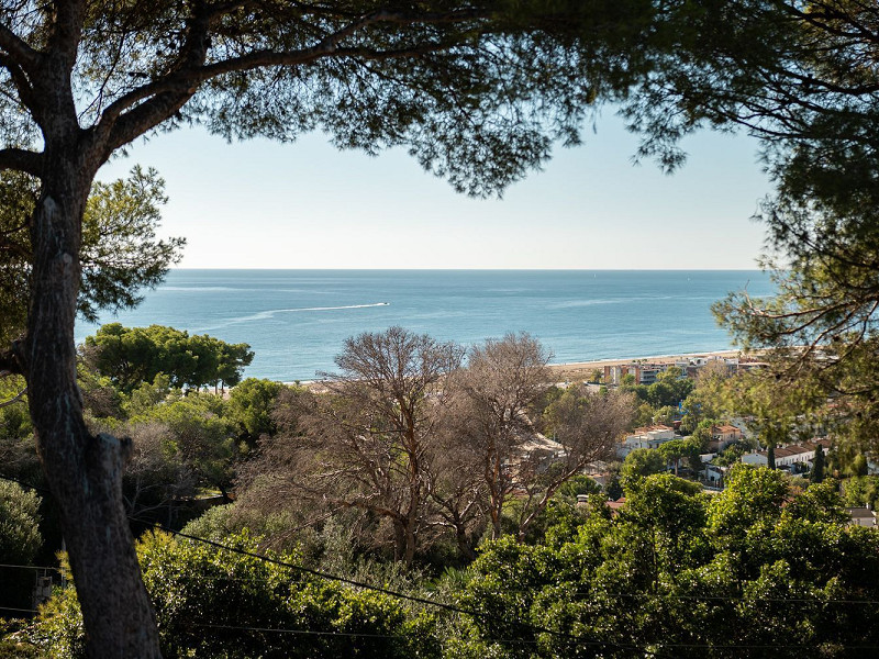 Modern new-build villa with sea views in Bellamar, Castelldefels. Photo:  29