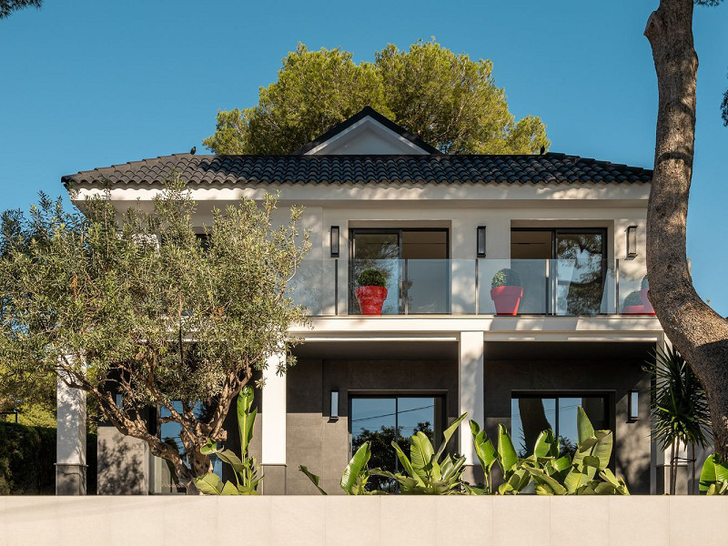 Modern new-build villa with sea views in Bellamar, Castelldefels. Photo:  32