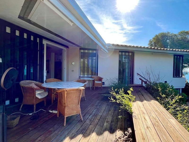 Manor house with sea views in Can Viñas, Castelldefels. Photo:  2