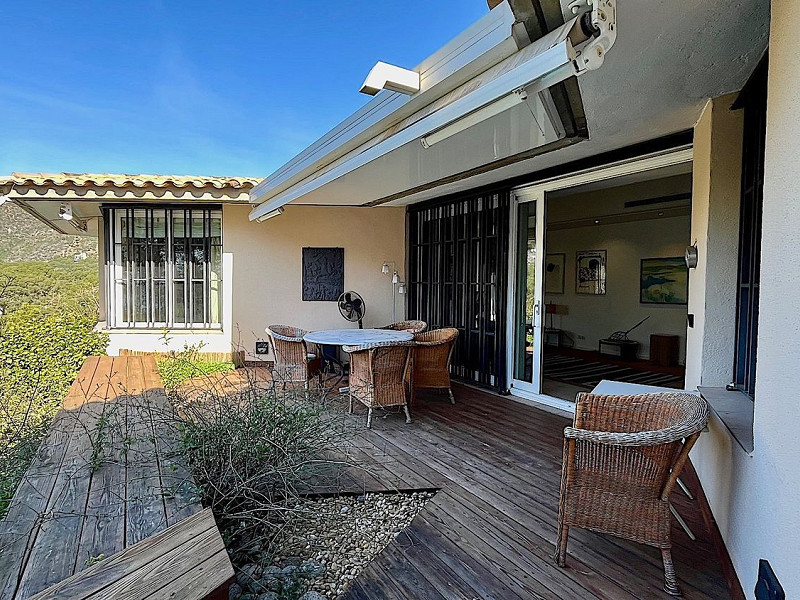 Manor house with sea views in Can Viñas, Castelldefels. Photo:  11