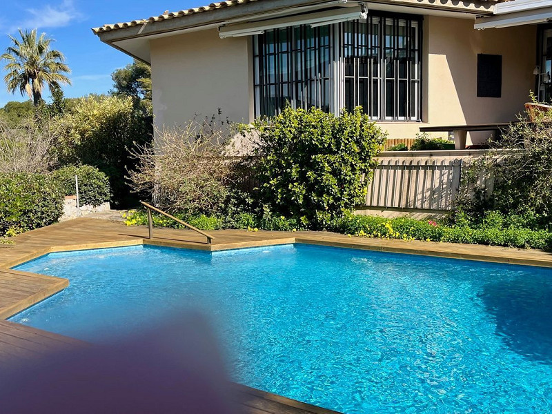 Manor house with sea views in Can Viñas, Castelldefels. Photo:  12
