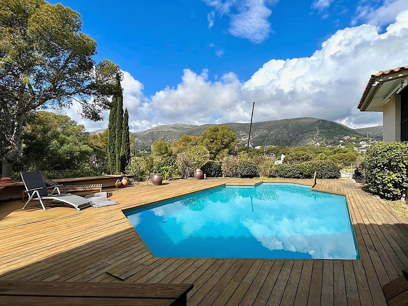 Manor house with sea views in Can Viñas, Castelldefels. Photo:  13