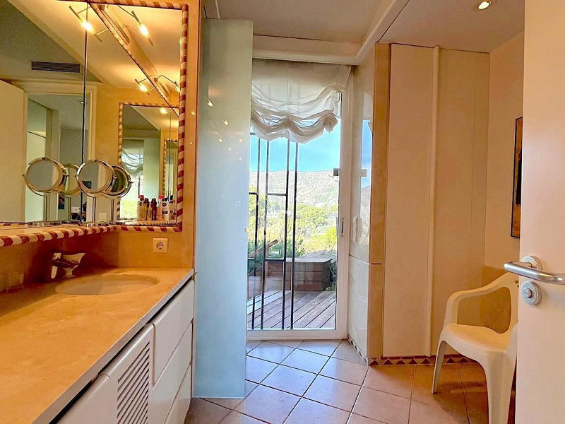 Manor house with sea views in Can Viñas, Castelldefels. Photo:  24