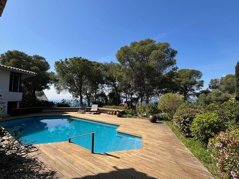 Manor house with sea views in Can Viñas, Castelldefels. Photo:  40