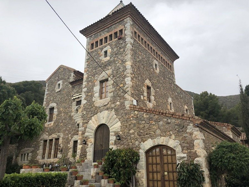 Историческая модернистская масия с видом на море в Кастельдефельс, Барселона. Фото:  4