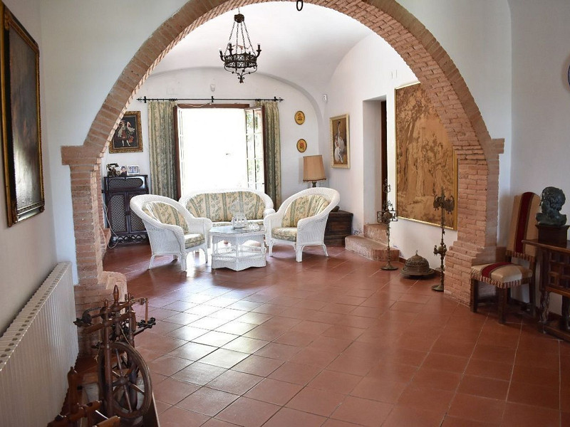 Историческая модернистская масия с видом на море в Кастельдефельс, Барселона. Фото:  12