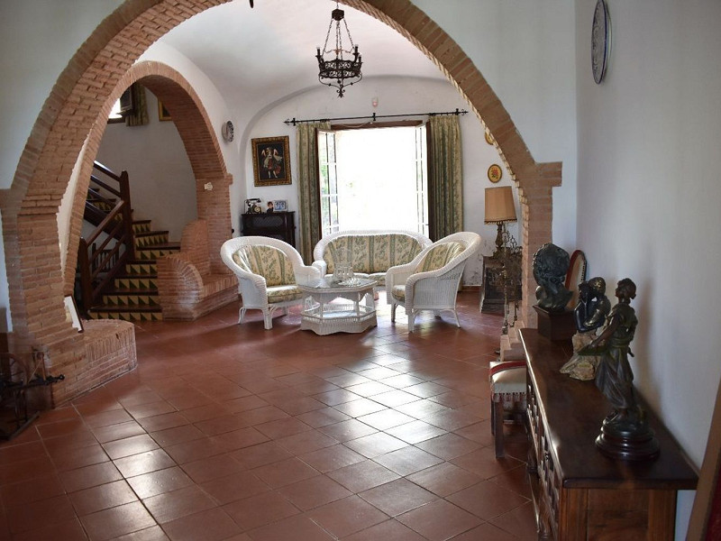 Историческая модернистская масия с видом на море в Кастельдефельс, Барселона. Фото:  13