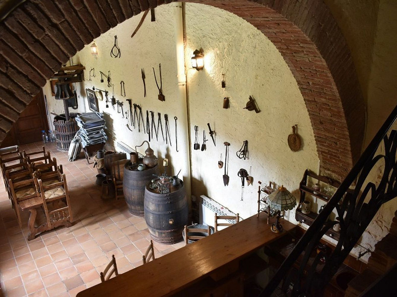 Историческая модернистская масия с видом на море в Кастельдефельс, Барселона. Фото:  18