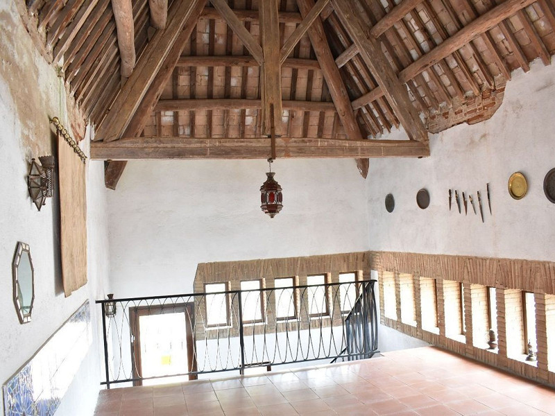 Историческая модернистская масия с видом на море в Кастельдефельс, Барселона. Фото:  48