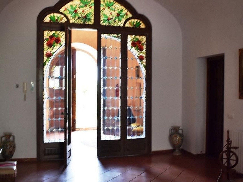 Историческая модернистская масия с видом на море в Кастельдефельс, Барселона. Фото:  51