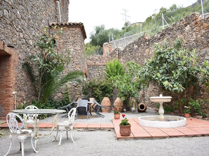 Историческая модернистская масия с видом на море в Кастельдефельс, Барселона. Фото:  55