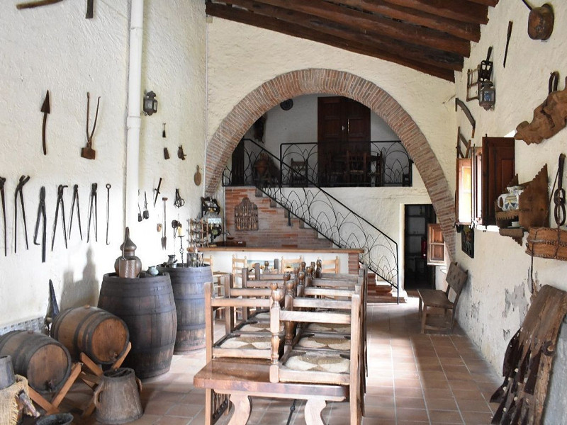 Историческая модернистская масия с видом на море в Кастельдефельс, Барселона. Фото:  60