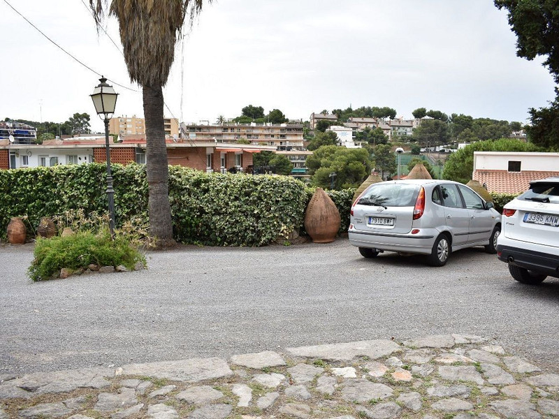 Историческая модернистская масия с видом на море в Кастельдефельс, Барселона. Фото:  71