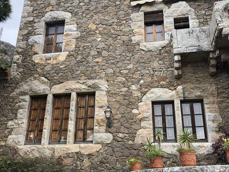 Историческая модернистская масия с видом на море в Кастельдефельс, Барселона. Фото:  78