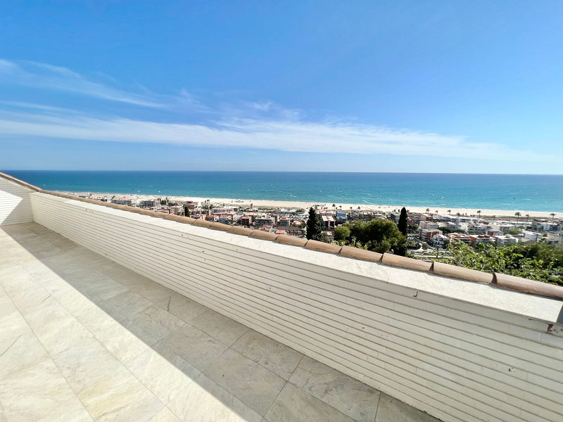 Exclusive and private villa with sea views in Bellamar, Castelldefels. Photo:  6
