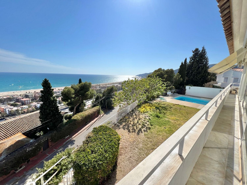 Exclusive and private villa with sea views in Bellamar, Castelldefels. Photo:  8
