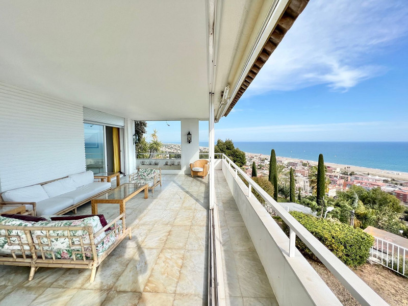Exclusive and private villa with sea views in Bellamar, Castelldefels. Photo:  9