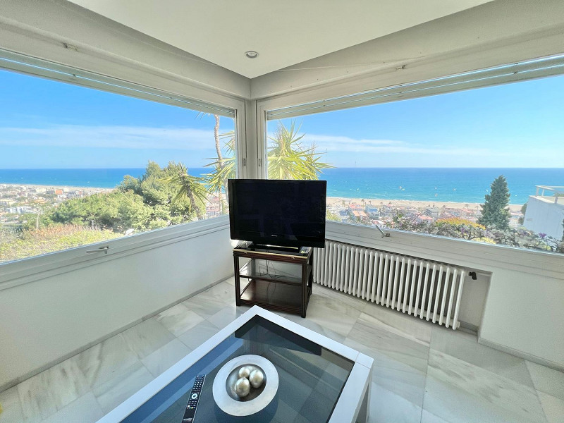 Exclusive and private villa with sea views in Bellamar, Castelldefels. Photo:  10