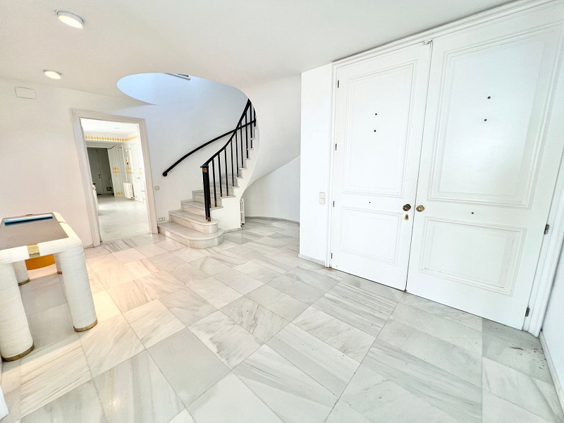 Exclusive and private villa with sea views in Bellamar, Castelldefels. Photo:  14