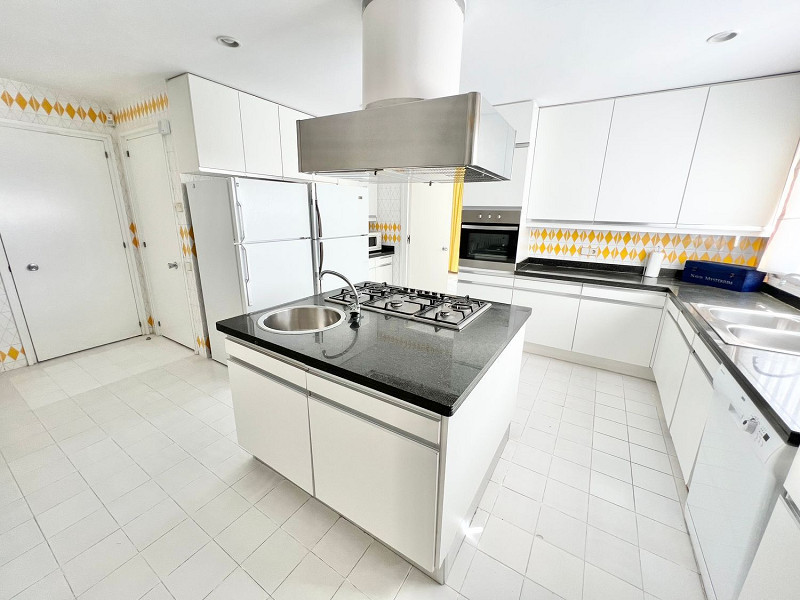 Exclusive and private villa with sea views in Bellamar, Castelldefels. Photo:  24