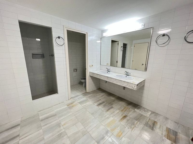 Exclusive and private villa with sea views in Bellamar, Castelldefels. Photo:  28