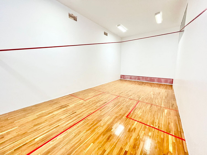 Exclusive and private villa with sea views in Bellamar, Castelldefels. Photo:  30