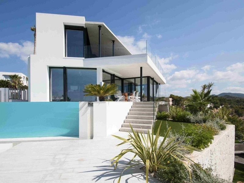 Modern and exclusive villas with sea views in Castelldefels, Barcelona. Photo:  3