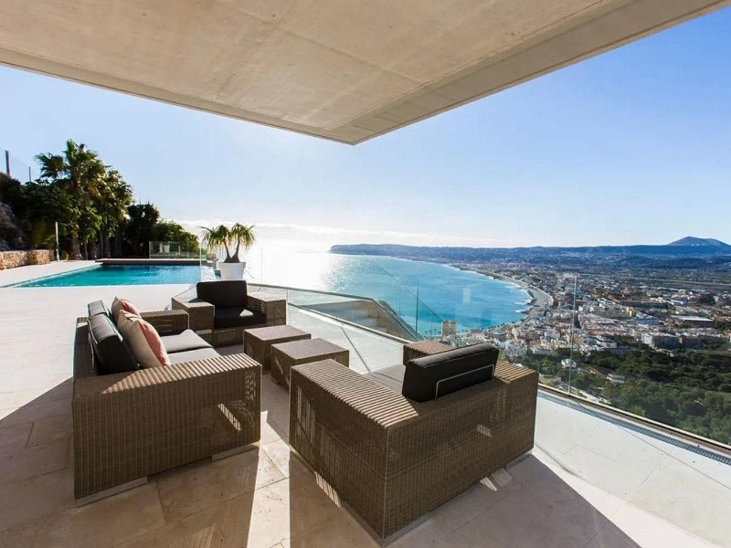 Modern and exclusive villas with sea views in Castelldefels, Barcelona. Photo:  5