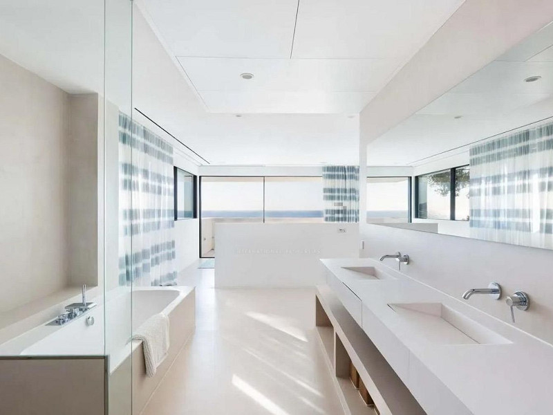 Modern and exclusive villas with sea views in Castelldefels, Barcelona. Photo:  10