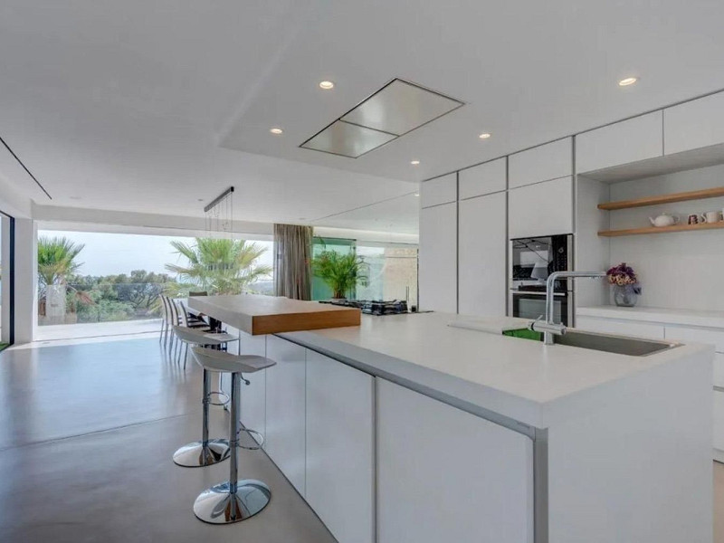 Modern and exclusive villas with sea views in Castelldefels, Barcelona. Photo:  11