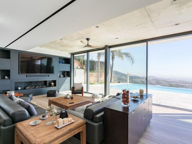 Modern and exclusive villas with sea views in Castelldefels, Barcelona. Photo:  13