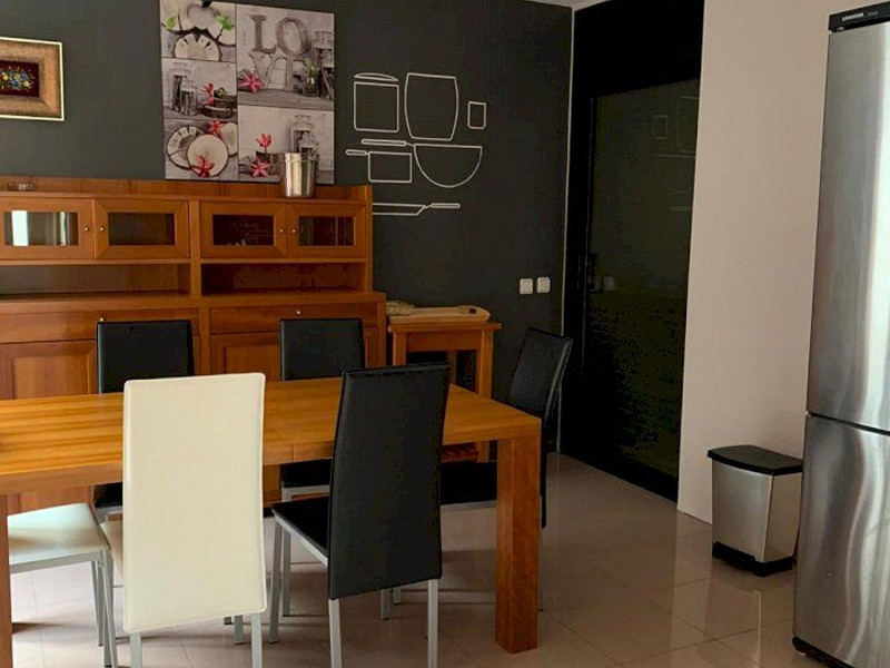 Современный дом с бассейном в Монтамар, Кастельдефельс. Фото:  5