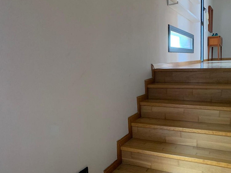 Современный дом с бассейном в Монтамар, Кастельдефельс. Фото:  7