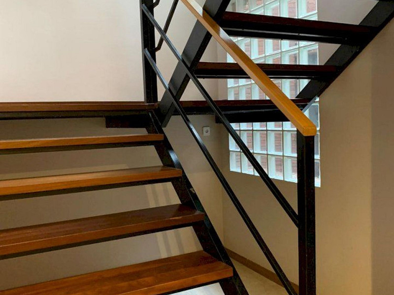 Современный дом с бассейном в Монтамар, Кастельдефельс. Фото:  16