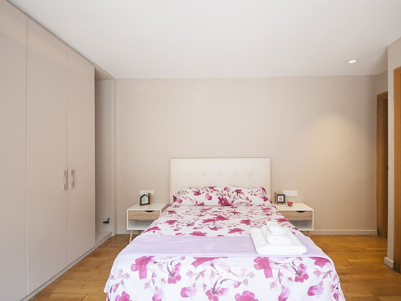 Современный дом с бассейном в Монтамар, Кастельдефельс. Фото:  28