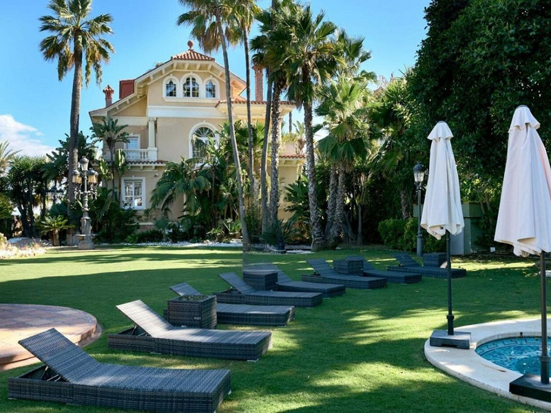 Историческая вилла на первой линии моря в Ситжесе. Фото:  3